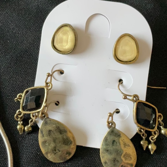 2 Necklaces & 4 Pairs of Fashionable Earrings, Gorgeous Sets🧡🔥💚❤️🔥💕🔥💙🔥♥️ - Picture 5 of 7